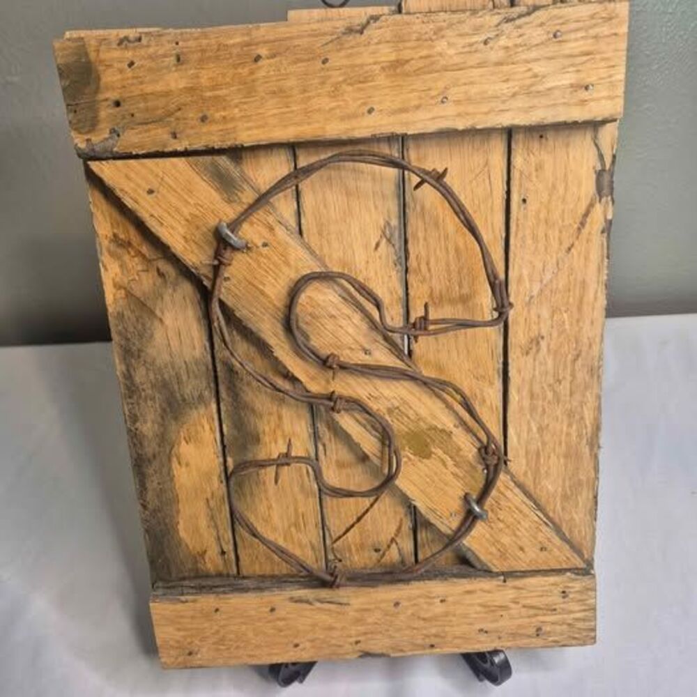 Rustic Handmade Barbed Wire Wall Art Barn Wood Western Farmhouse Decor 12x10